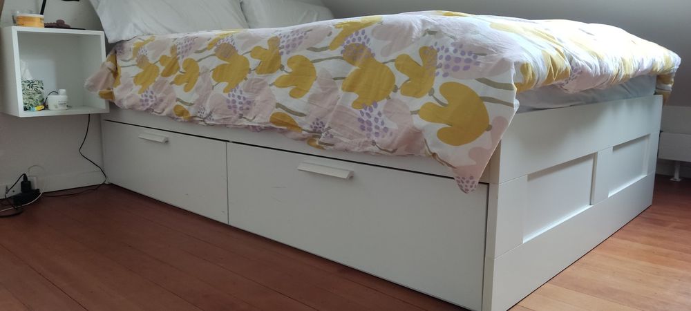 Doppelbettrahmen Mit Schubladen & LED-Licht | Vintage-Stil, Braun, Metallgestell – Stylisch & Praktisch