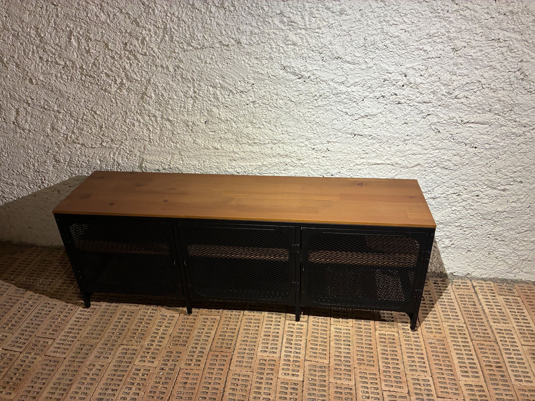 Buffets: Sideboard aus Holz/Metall – D'occasion à allschwil par ffgghh