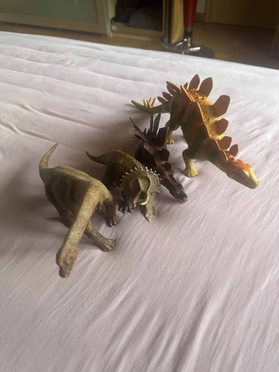Giocattoli: 4 Dinosaurier – Usato da Worb venduto da Junior_01