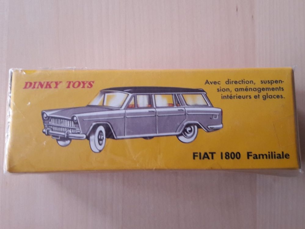 DINKY TOYS France Lot: -Fiat 1800 Familiale, Ref 548, avec