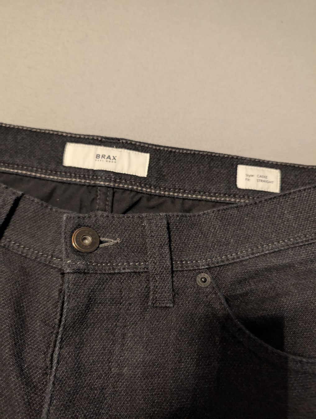 Brax Pantaloni: Schwarze Hose, Gr. 48 - neuwertig! – Nuovo (secondo la descrizione) da Eiken venduto da giu_2s7j 1