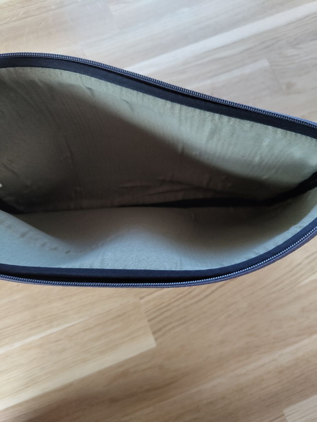 Borse: Schwarze Laptoptasche 40 cm diagonale – Usato da Zürich venduto da Slevin2710 1