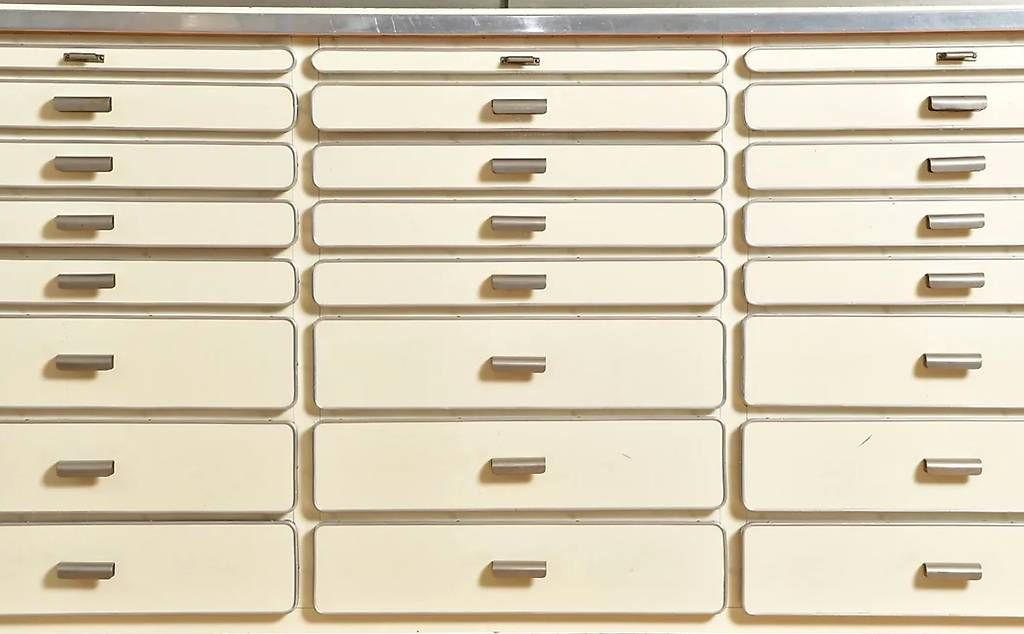 Vetrine: Apotheker Vitrine aus den 40s – Usato da Zürich venduto da IndividumCH 4