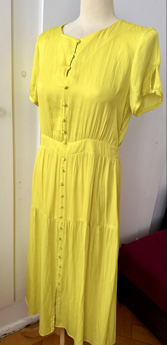 C&A Kleider: Robe fluide jaune – Neu (gemäss Beschreibung) aus Le Locle von tchanatakoua 3
