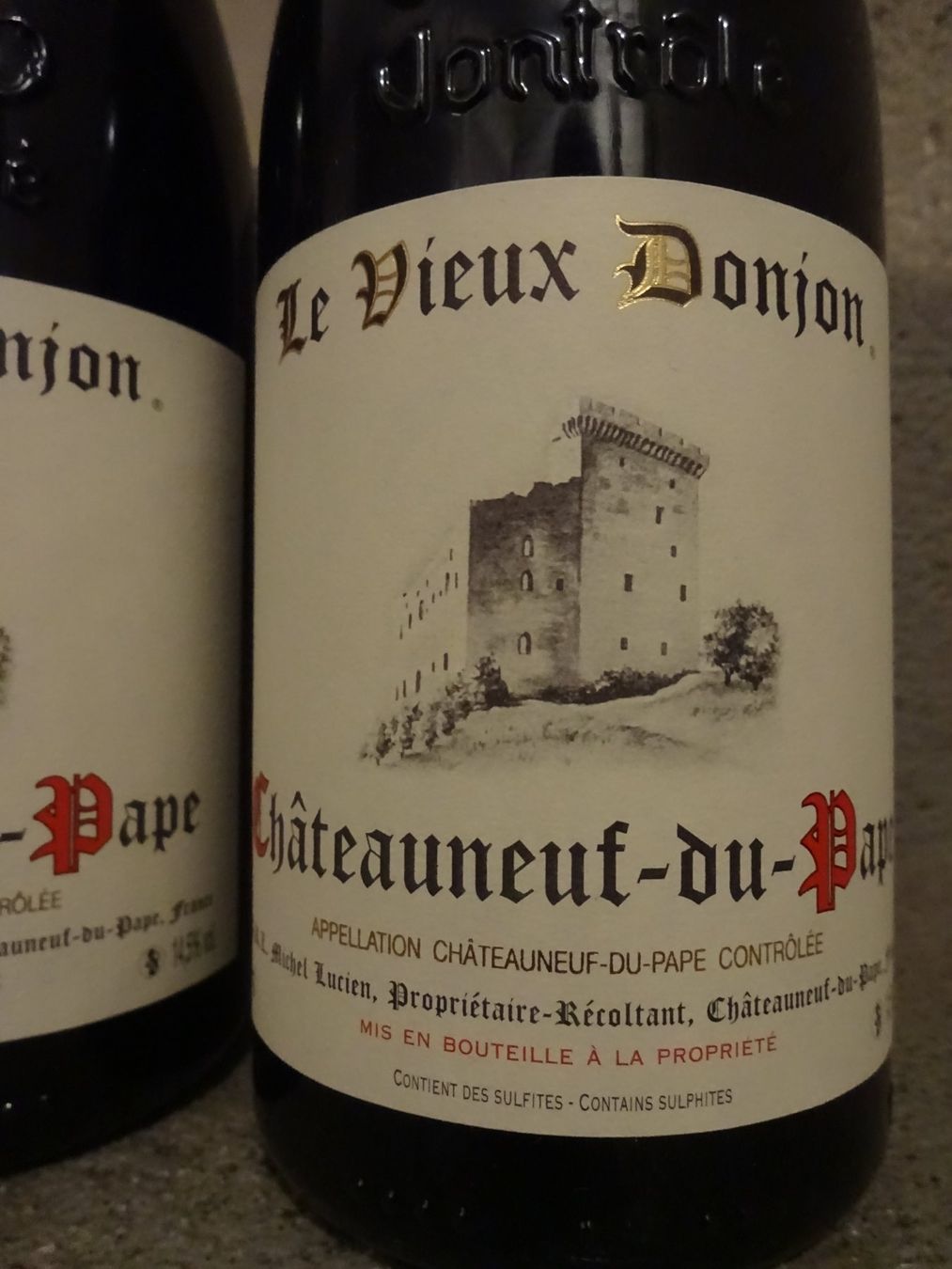 Vino: 2 Fl.  -  97 PP  -  Le Vieux Donjon  - 2016 – Nuovo (secondo la descrizione) da Cham venduto da mktreasure 1