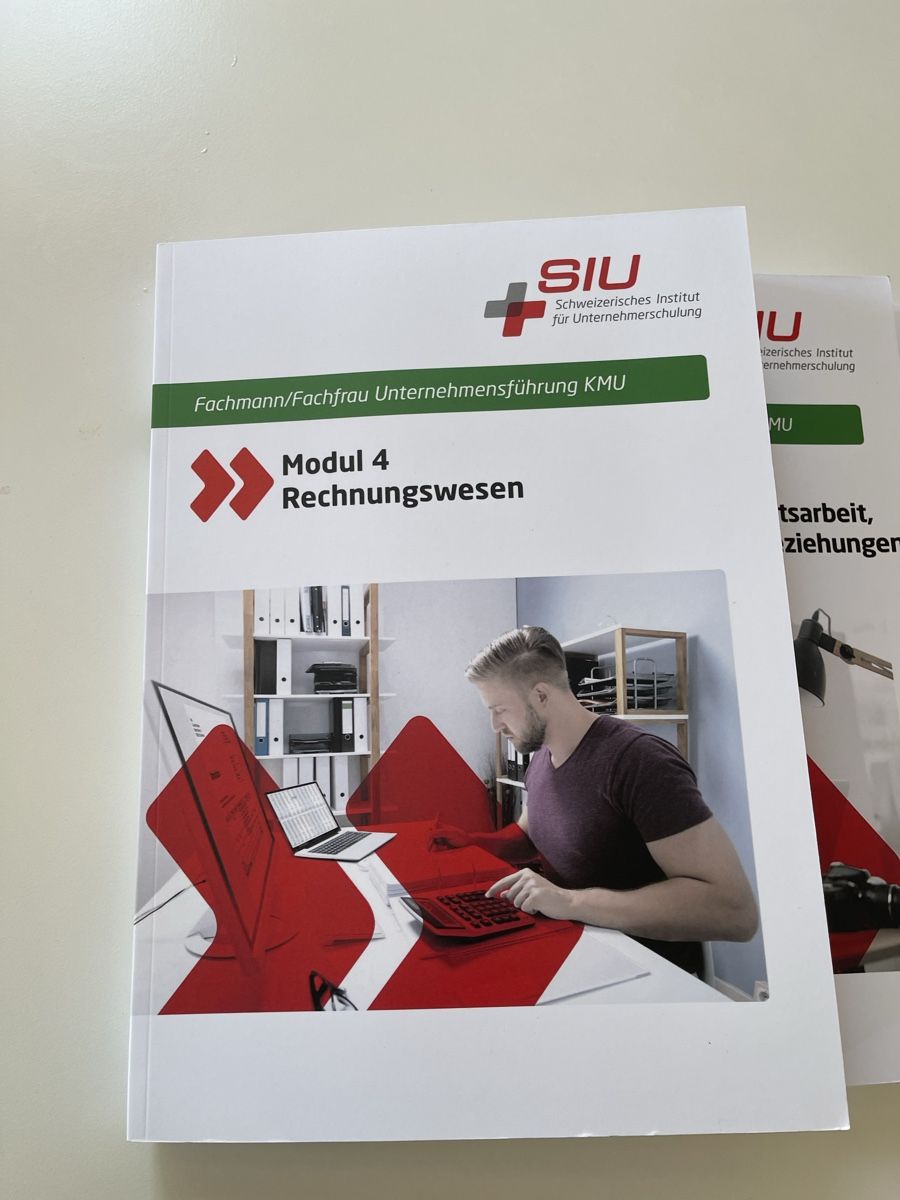 Libri: SIU KMU Lehrmittel: Module 1-6, gut erhalten – Usato da Herzogenbuchsee venduto da mmmhd5 4