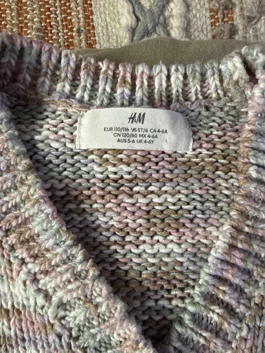 H&M Giacche & Cappotti: H&M StrickjackeGr. 110/116 – Usato da Muolen venduto da Jassii97 1