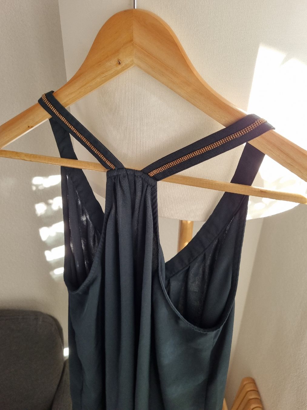 H&M Tops: H&M Dark Green Top with Gold Details – Neu (gemäss Beschreibung) aus Aigle von Smagbrelle18 7