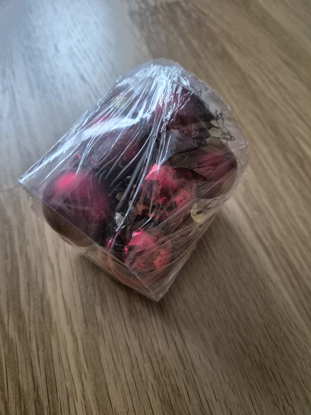 Migros Toutes les décorations: Weihnachtskugeln Christbaumkugeln Rot – D'occasion à Langenthal par Polarisstern 2