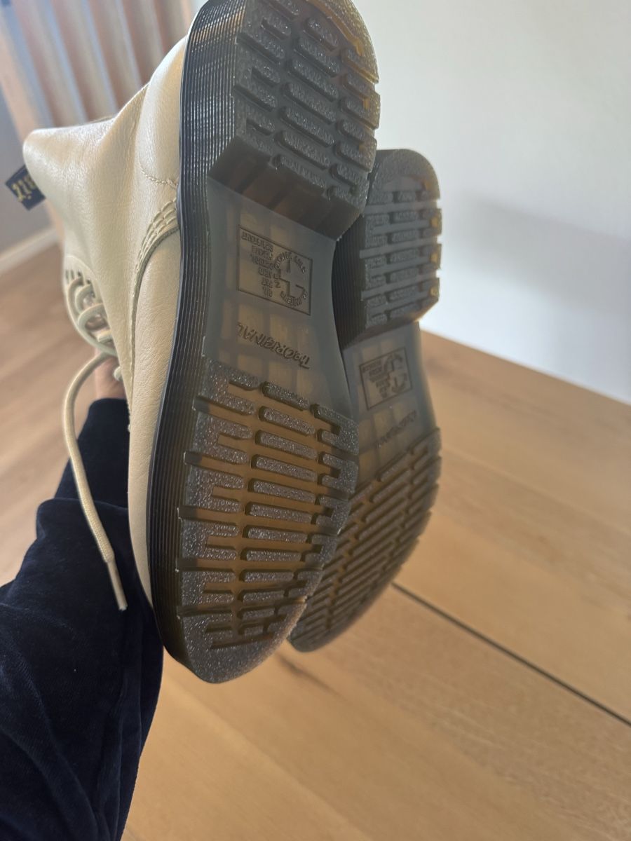 Dr. Martens Damenschuhe: Dr. Martens 1460 Pascal Stiefel Gr. 39 Beige NEU – Neu (gemäss Beschreibung) aus zürich von dalia06 2