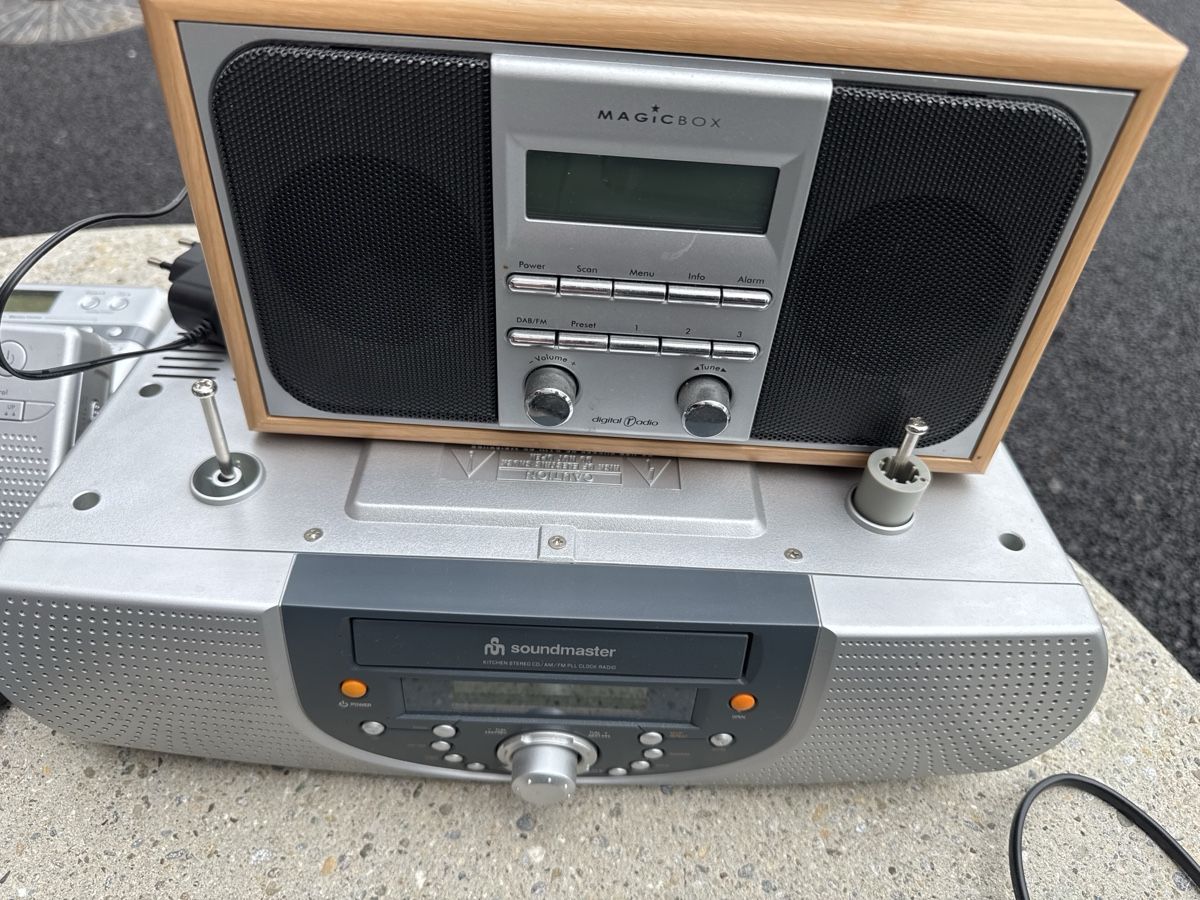 Radios: Verschiedene Elektronikartikel  – D'occasion à Zürich par Brockiwelt 3