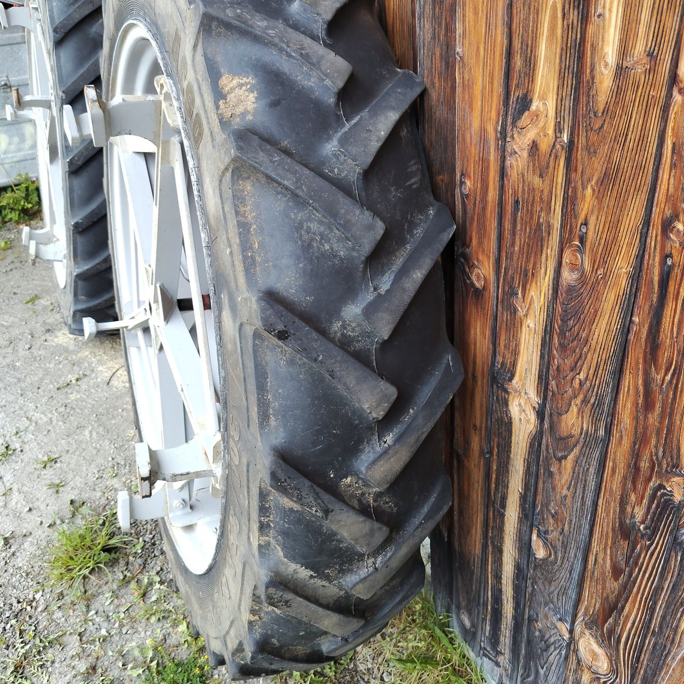 Pneumatici & Ruote complete: Doppelrad 300/85 R42 – Usato da Herisau venduto da kobiza 4