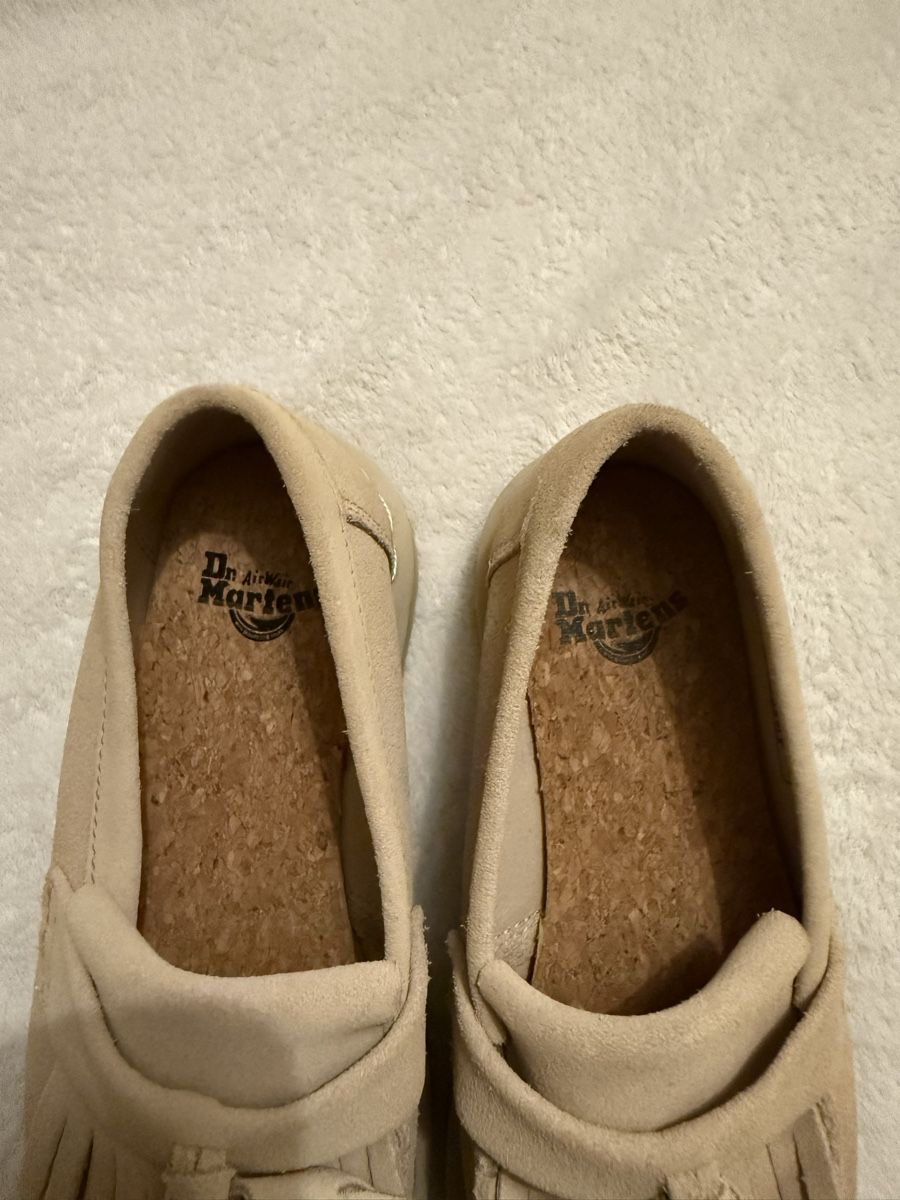 Dr. Martens Scarpe da donna: Dr. Martens Sand Wildleder Loafer – Nuovo (secondo la descrizione) da St. Moritz venduto da ari_9fcv 1