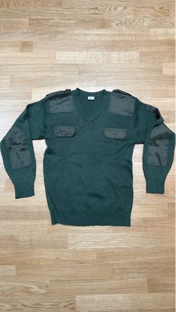 Pullover Militär grün Grösse L mit Brusttaschen