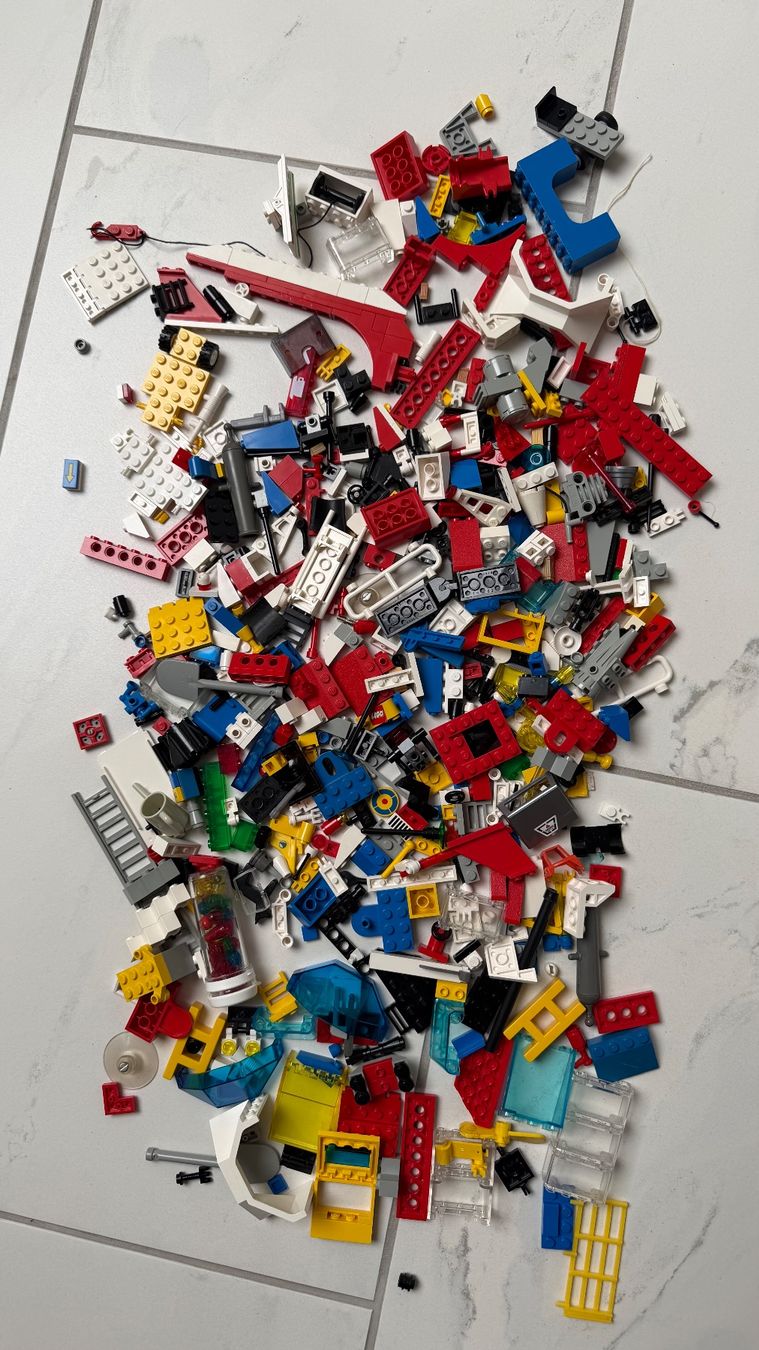 Lego Baukästen: Lego verschiedene Teilchen gemischt – Gebraucht aus Udligenswil von kanuri-b
