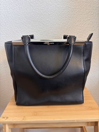 schwarze Michael Kors Leder Handtasche