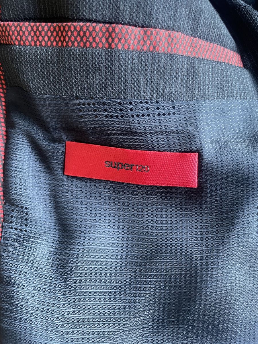 Hugo Boss Completi: Hugo Boss Blazer – Usato da Einsiedeln venduto da loubi02 3