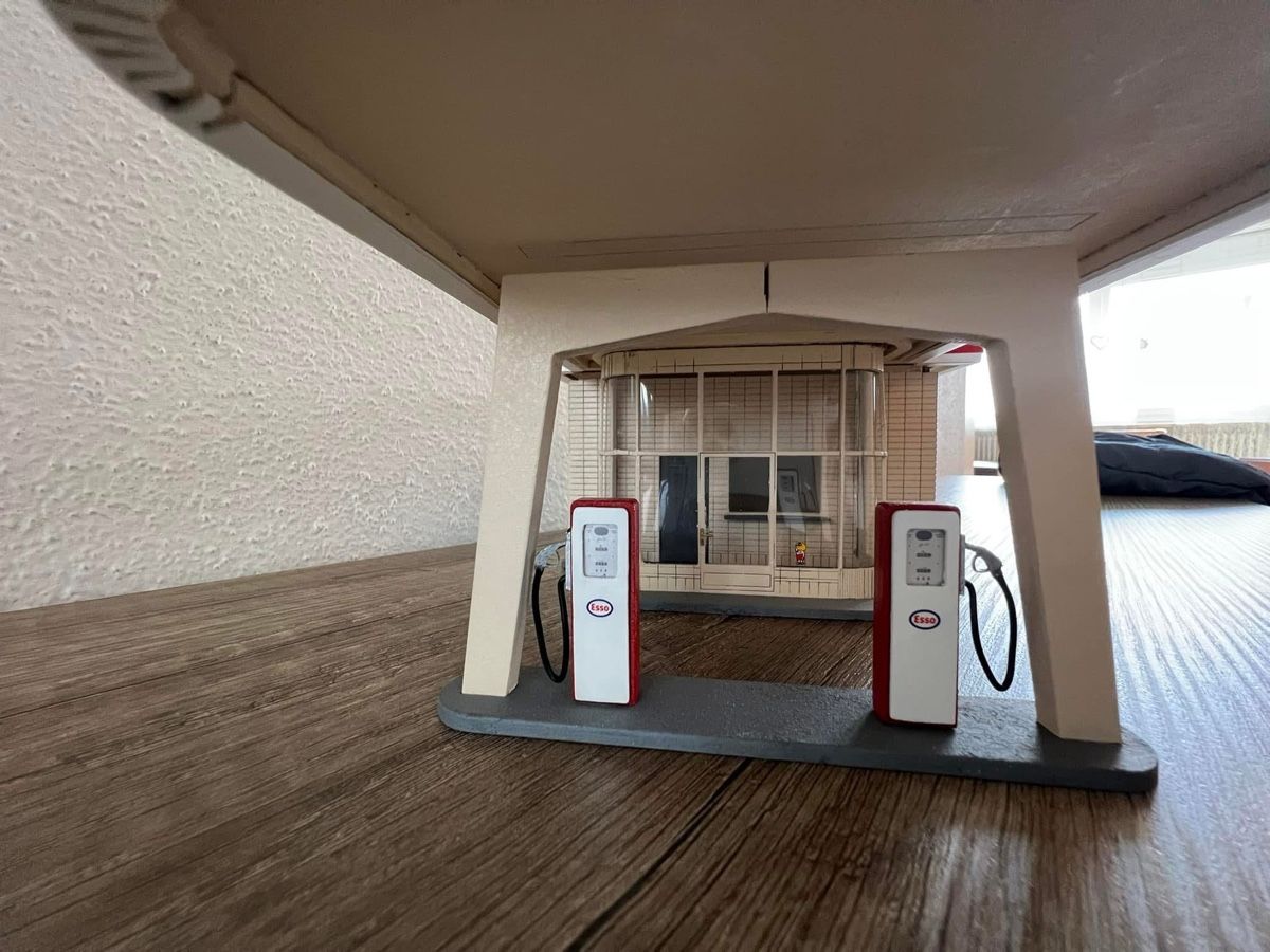 Modellautos: Tankstelle Modellbausatz Esso 1:43 – Neu (gemäss Beschreibung) aus Oberrieden von Schrauber4 1
