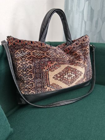 Handtasche aus Teppich und Leder Neu
