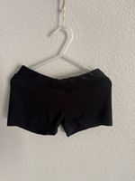 Kurze Turn Hosen schwarz Grösse 140 10 Jahre