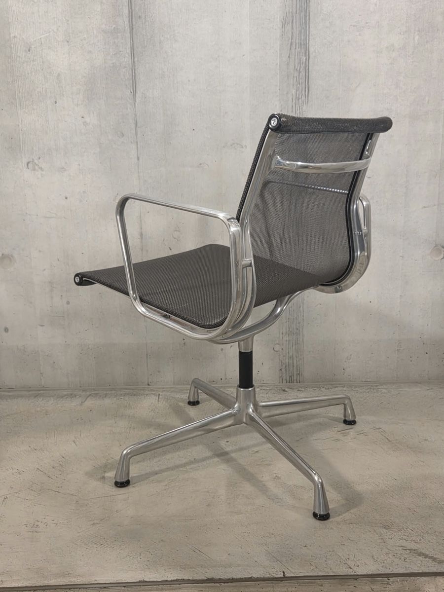 Vitra Sedie: Vitra ea108 Netzbezug – Usato da Urdorf venduto da Msakul 3
