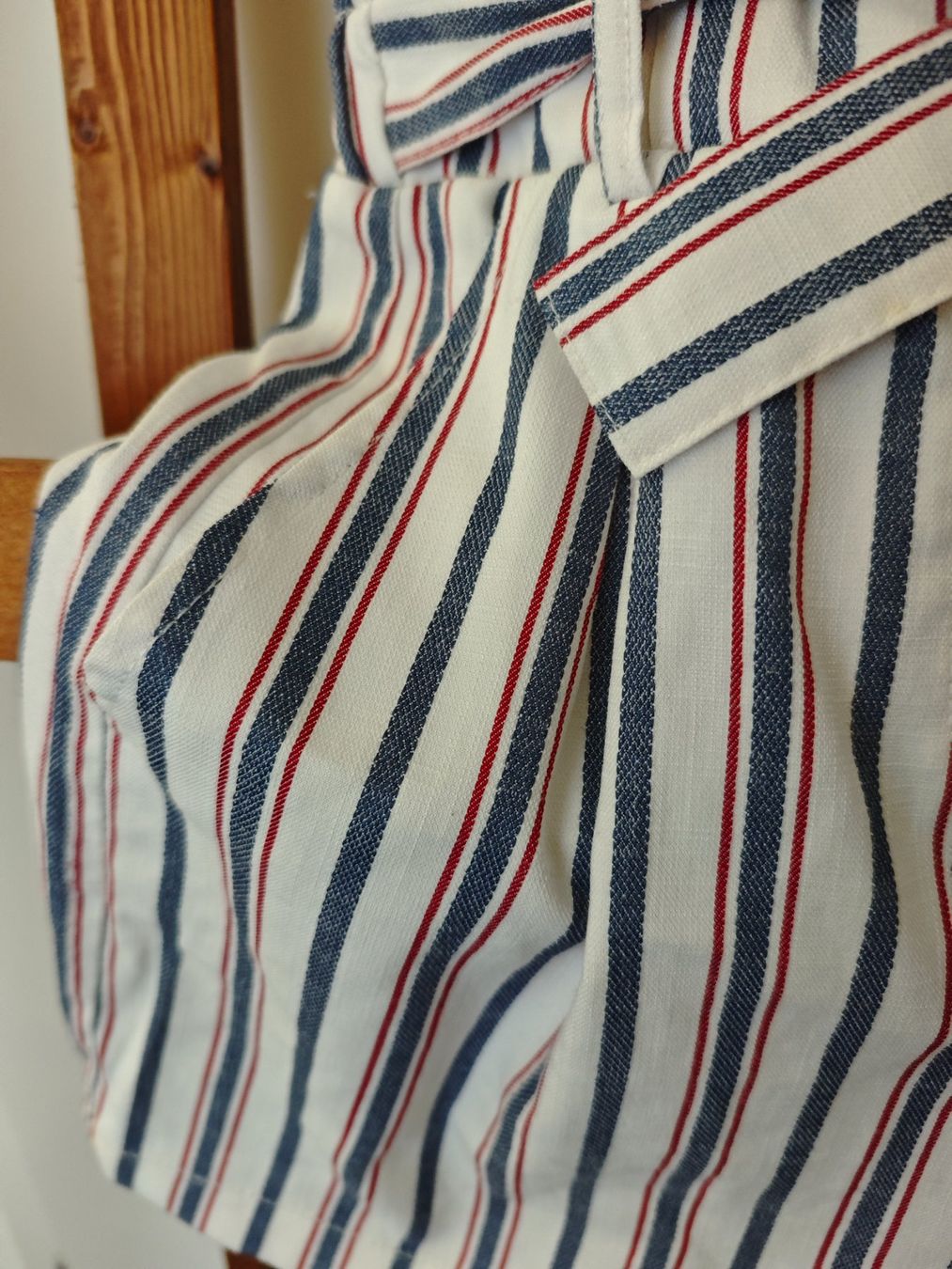 Pantalons: Short – D'occasion à Hermenches par kar_zj5h 2