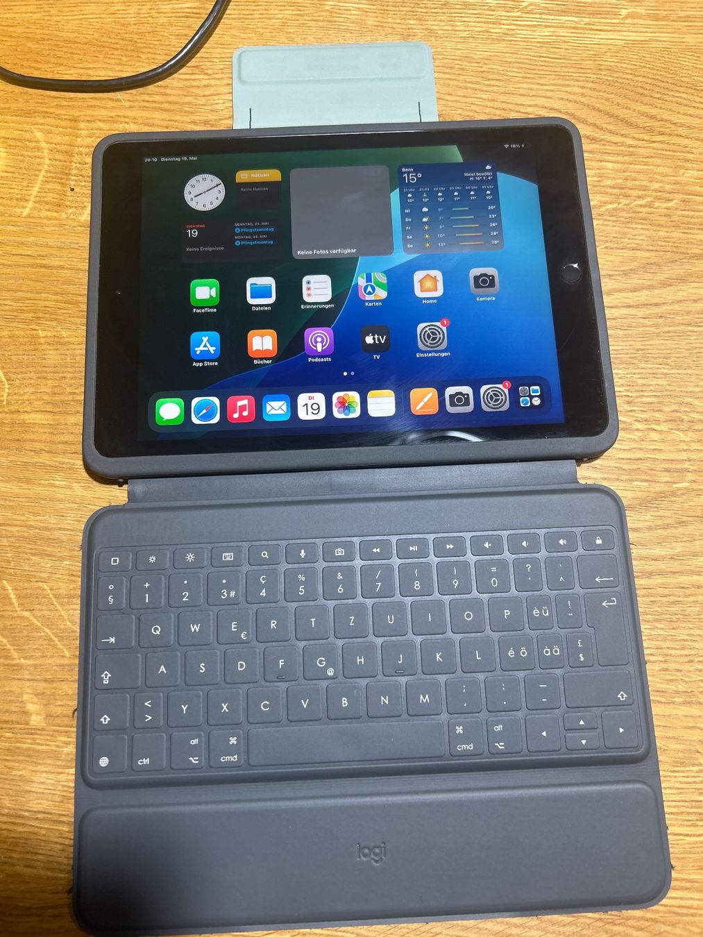 Apple Tablet PC: iPad 9 Generation mit Logitech Tastaturhülle – Usato da Zürich venduto da jasmin011