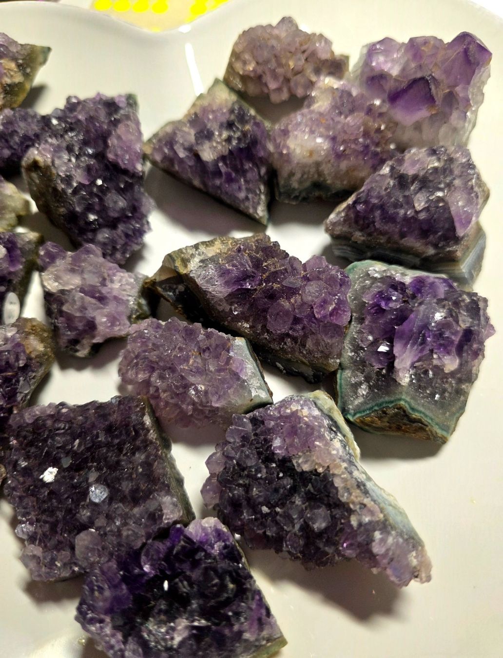 Minerali & Pietre curative: 20 Stk. Amethyst Stufen 1kg – Nuovo e nell'imballaggio originale da Matzingen venduto da Shay_Crystalz 1