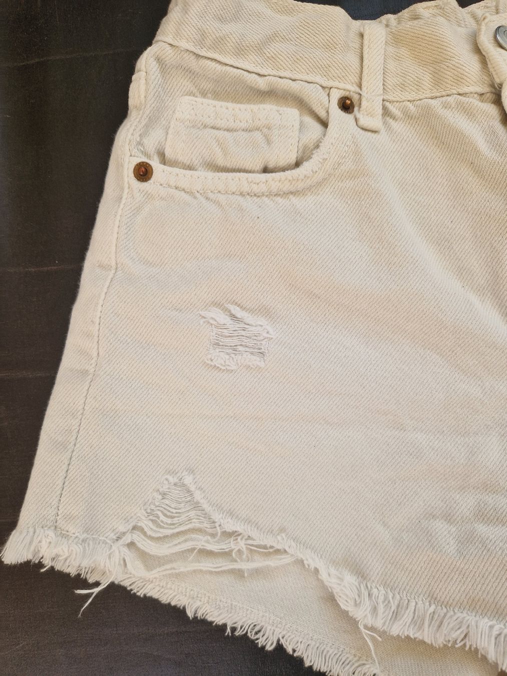 Zara Hosen: Weisse Zara Shorts, Gr. 128 – Gebraucht aus Muri b. Bern von rol_xtf8 5