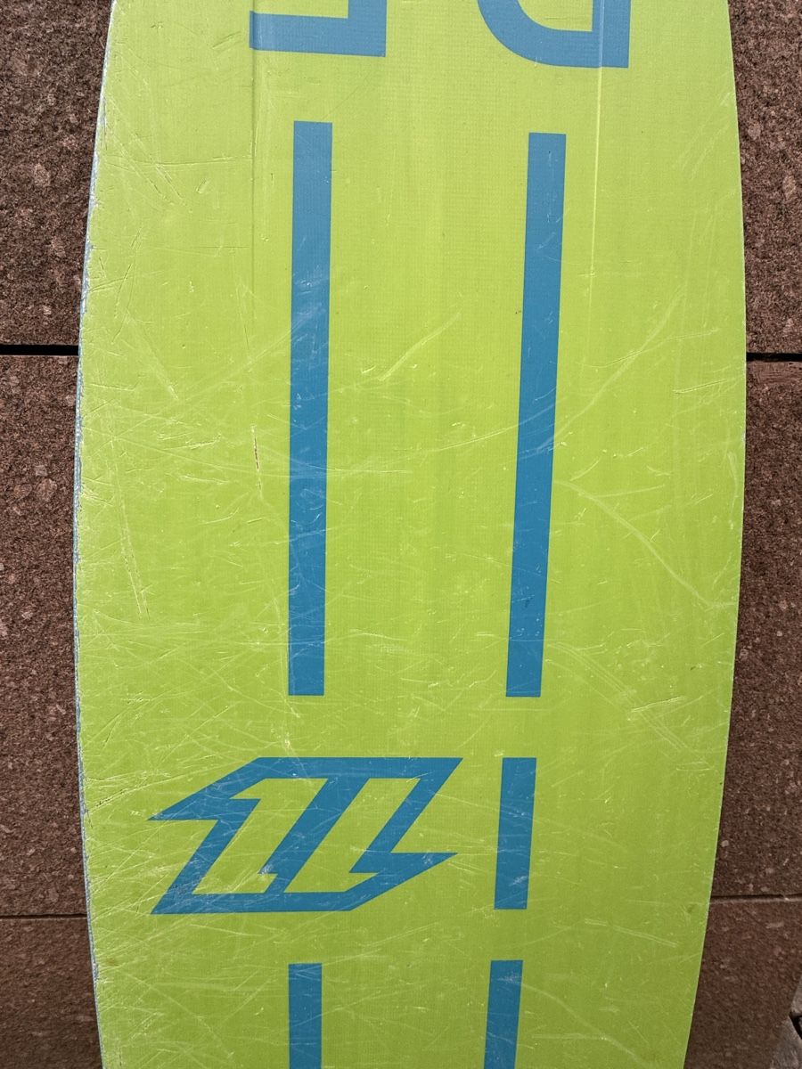 Duotone Tavole da surf e di nuoto: XRide Duotone Twin Tip Kite Board – Usato da Luzern venduto da Littleplace 4