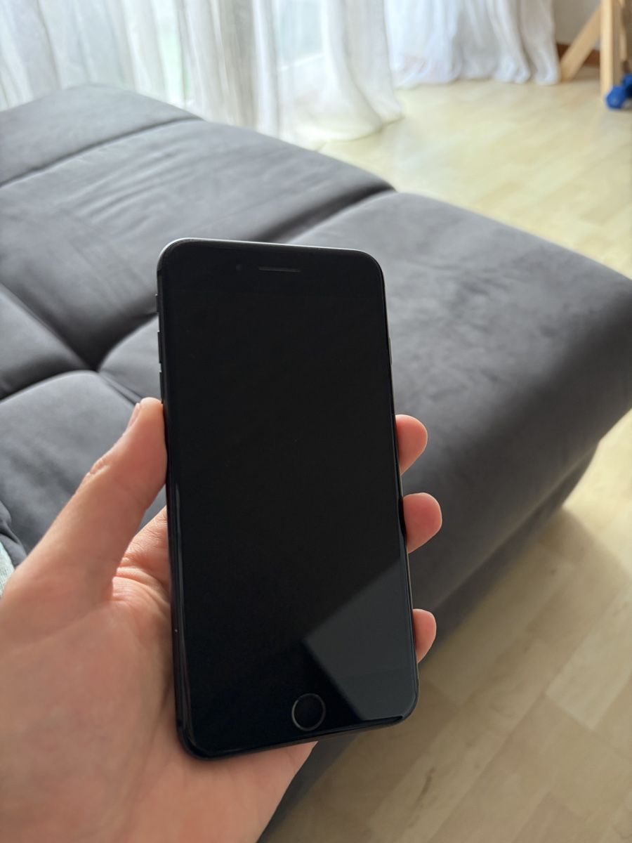 Apple Telefoni cellulari / Smartphones: iPhone 8 Plus, 64 GB, Schwarz - Top Zustand! – Usato da Schaffhausen venduto da Katya_R 1