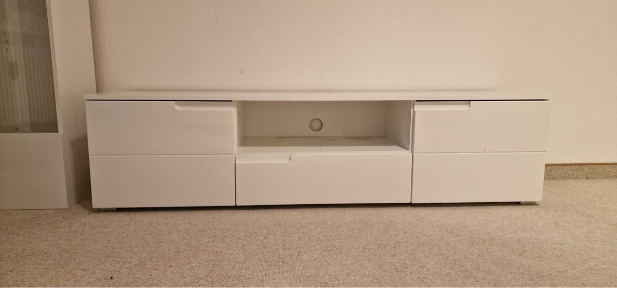 Mobili TV: TV Möbel + Glasvitrine – Usato da Rapperswil SG venduto da Benji81992