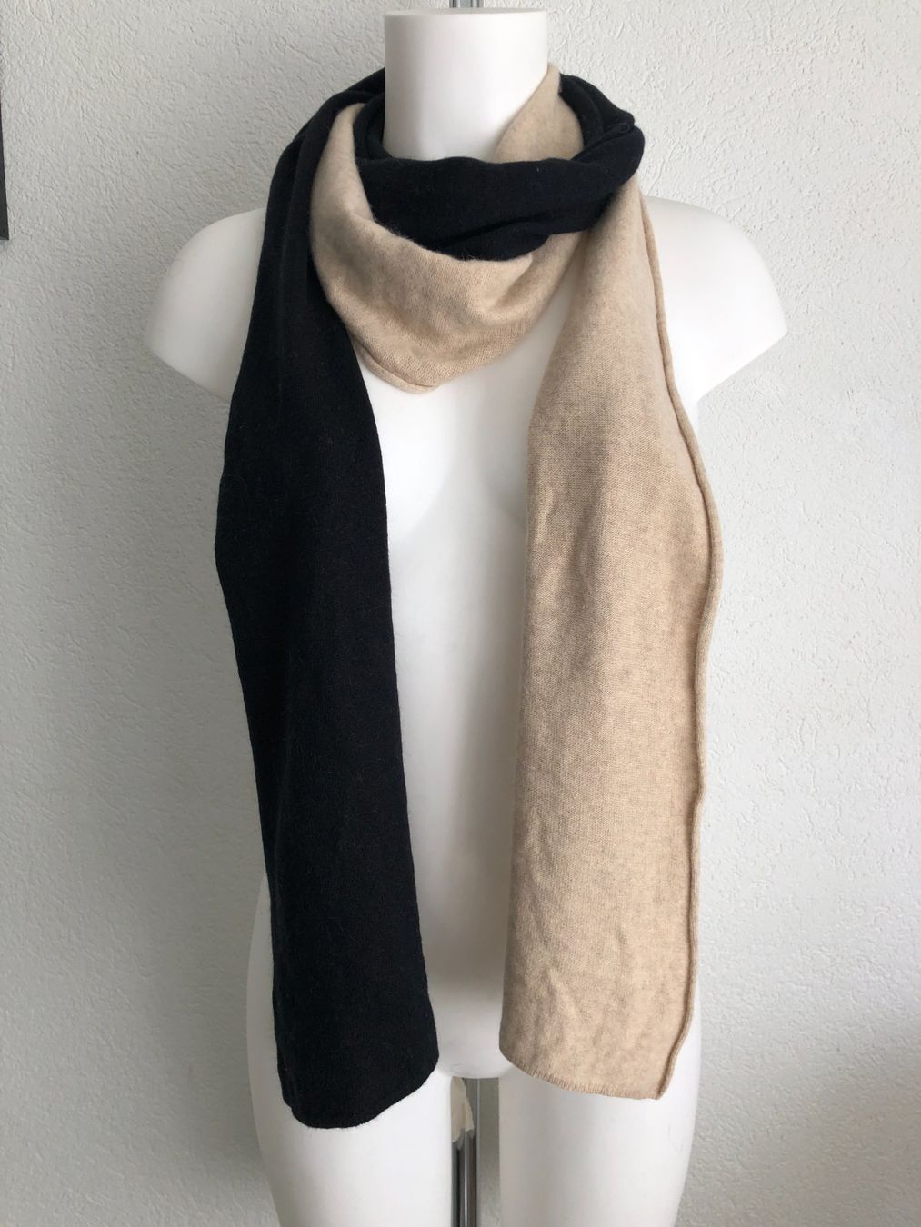Paul Smith Foulard & Sciarpe: Paul Smith Schal Cashmere zweifarbig – Usato da Berg am Irchel venduto da Zweiti_Chance