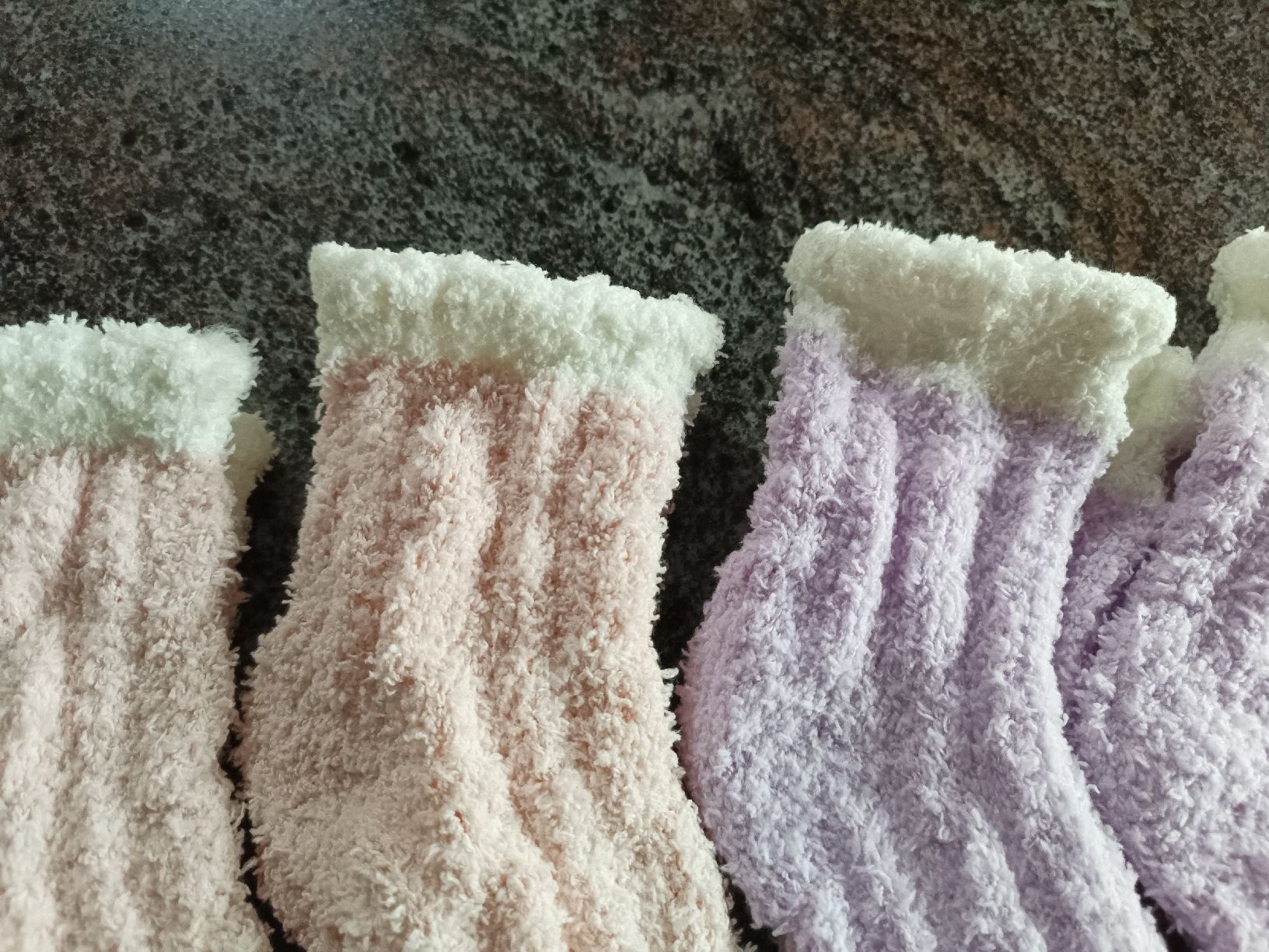 Calze: 4 Paar " Kuschelsocken " neu – Nuovo (secondo la descrizione) da Bätterkinden venduto da Elefantenzoo 1