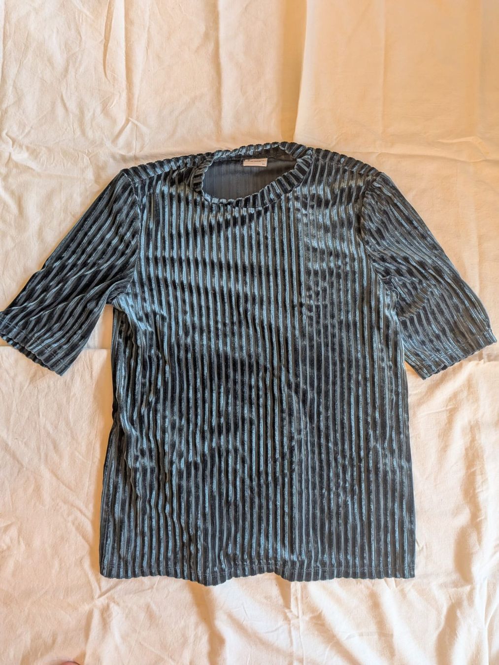 JDY T-shirt: Schickes schimmerndes Tshirt – Usato da Zug venduto da kat_yx6s