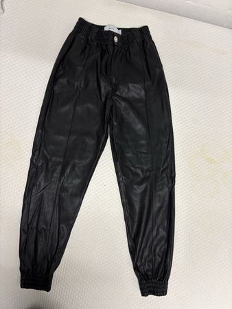 Damen Kunstlederhose,Gr.S;Bershka
