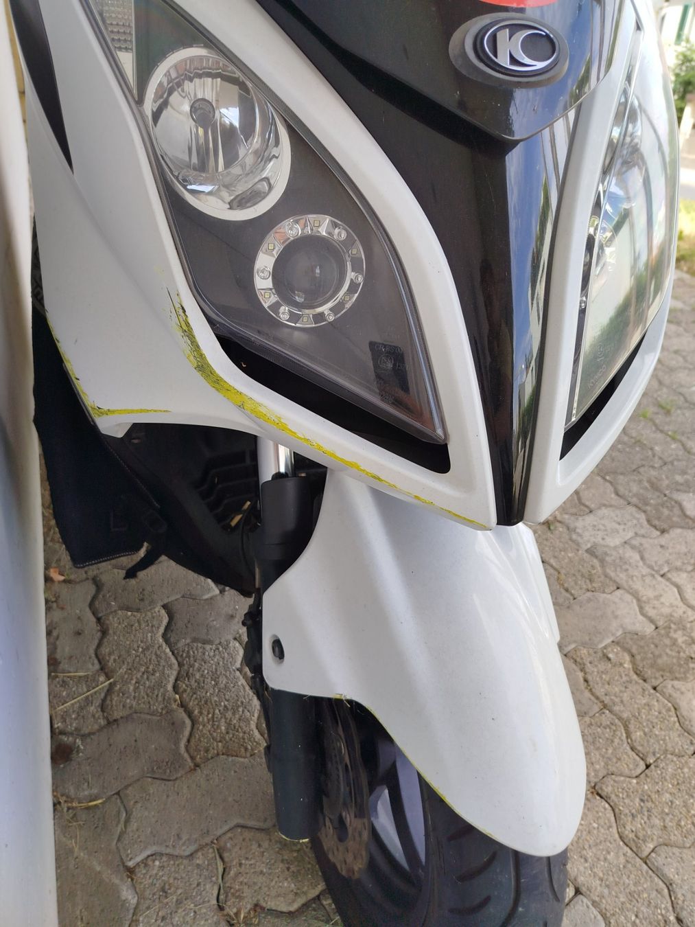 Kymco Scooters: Roller Kymco Downtown 125 mit Topcase – Gebraucht aus Thalwil von DigitalSoldier 4