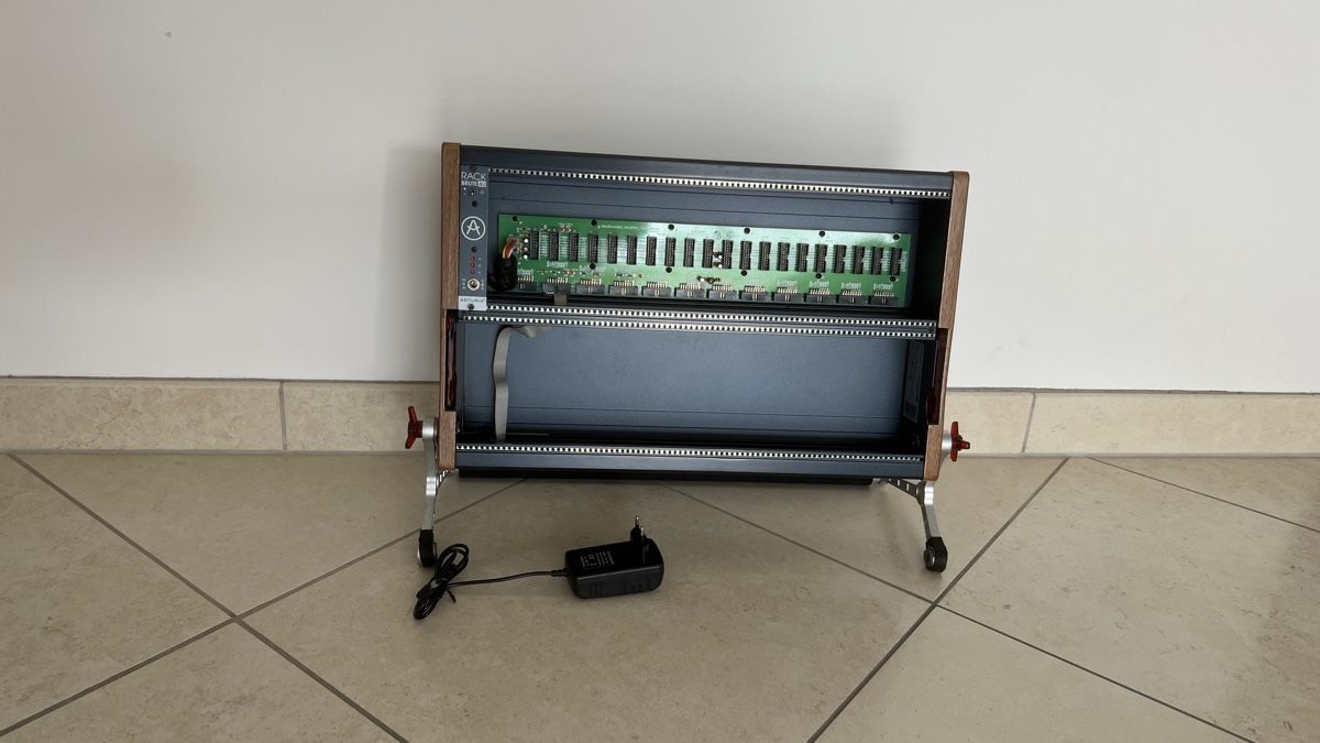 Arturia Strumenti musicali: Arturis Rack Brute 6U - Eurorack case – Usato da Meggen venduto da Hobst 1