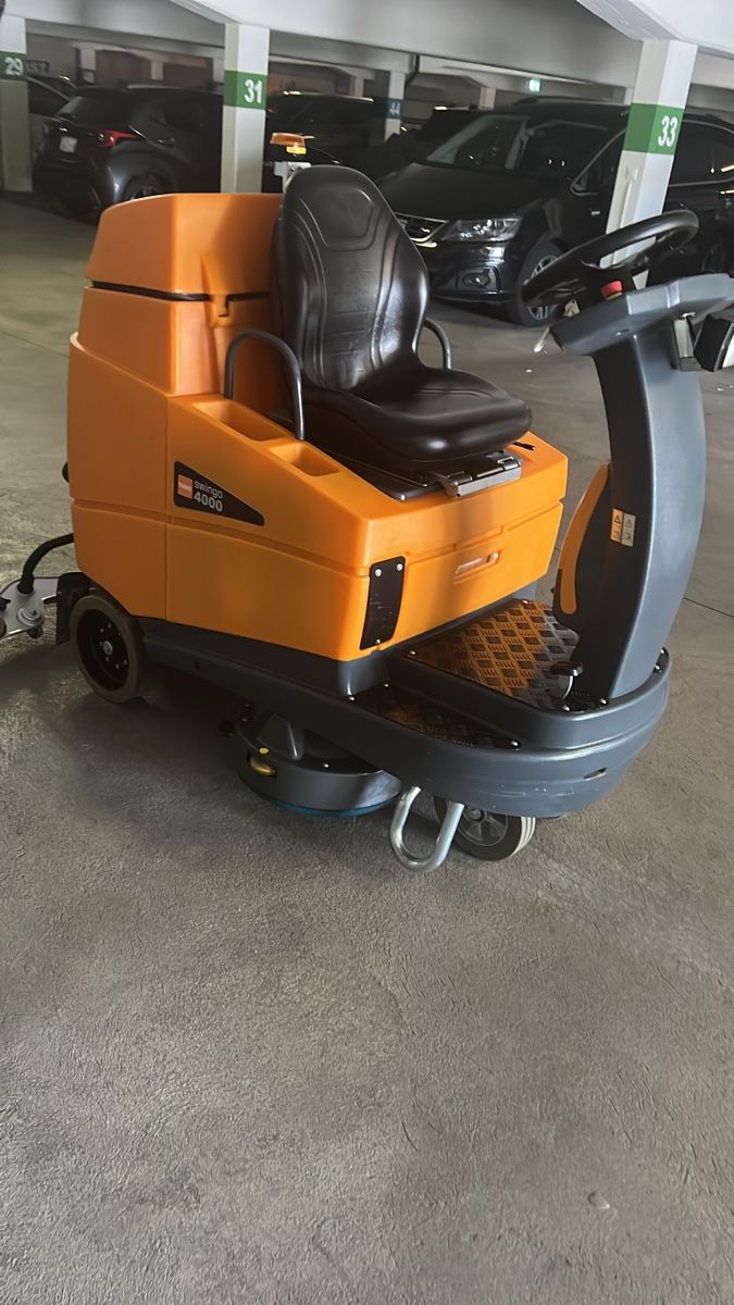 Tutte le macchine: TASKI Swingo 4000  – Usato da Grenchen venduto da daj_d7l2 2
