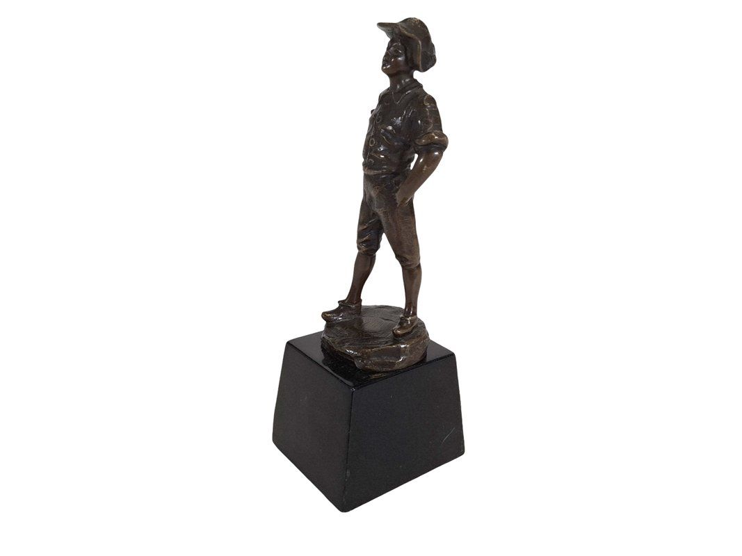 Skulpturen & Statuen: Braune patinierte Knaben-Bronzefigur – Gebraucht aus Wil SG von Restwert_Wil 2