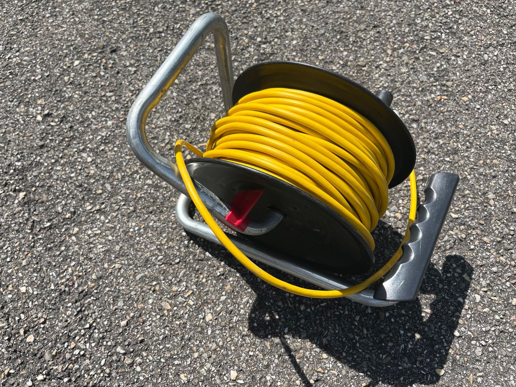 Kabel: Elektro-Kabelrolle, ca. 35 Meter – Gebraucht aus Brittnau von Mausi50 1