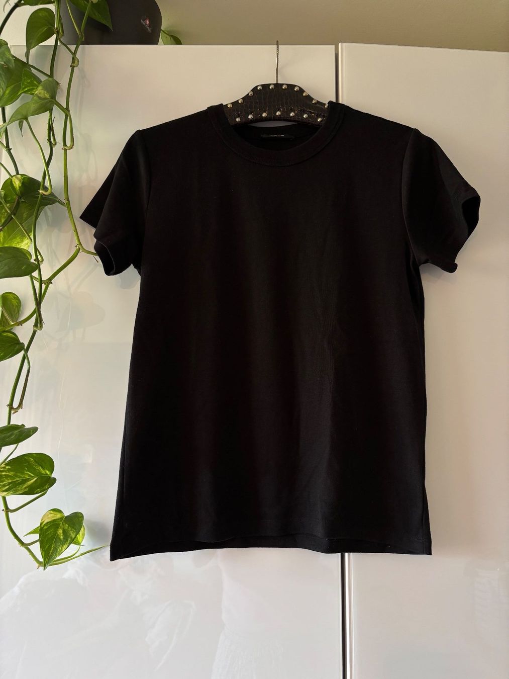 Opus T-shirts: OPUS "SAMUN" schwarzes T-Shirt – D'occasion à Zürich par missmodernage