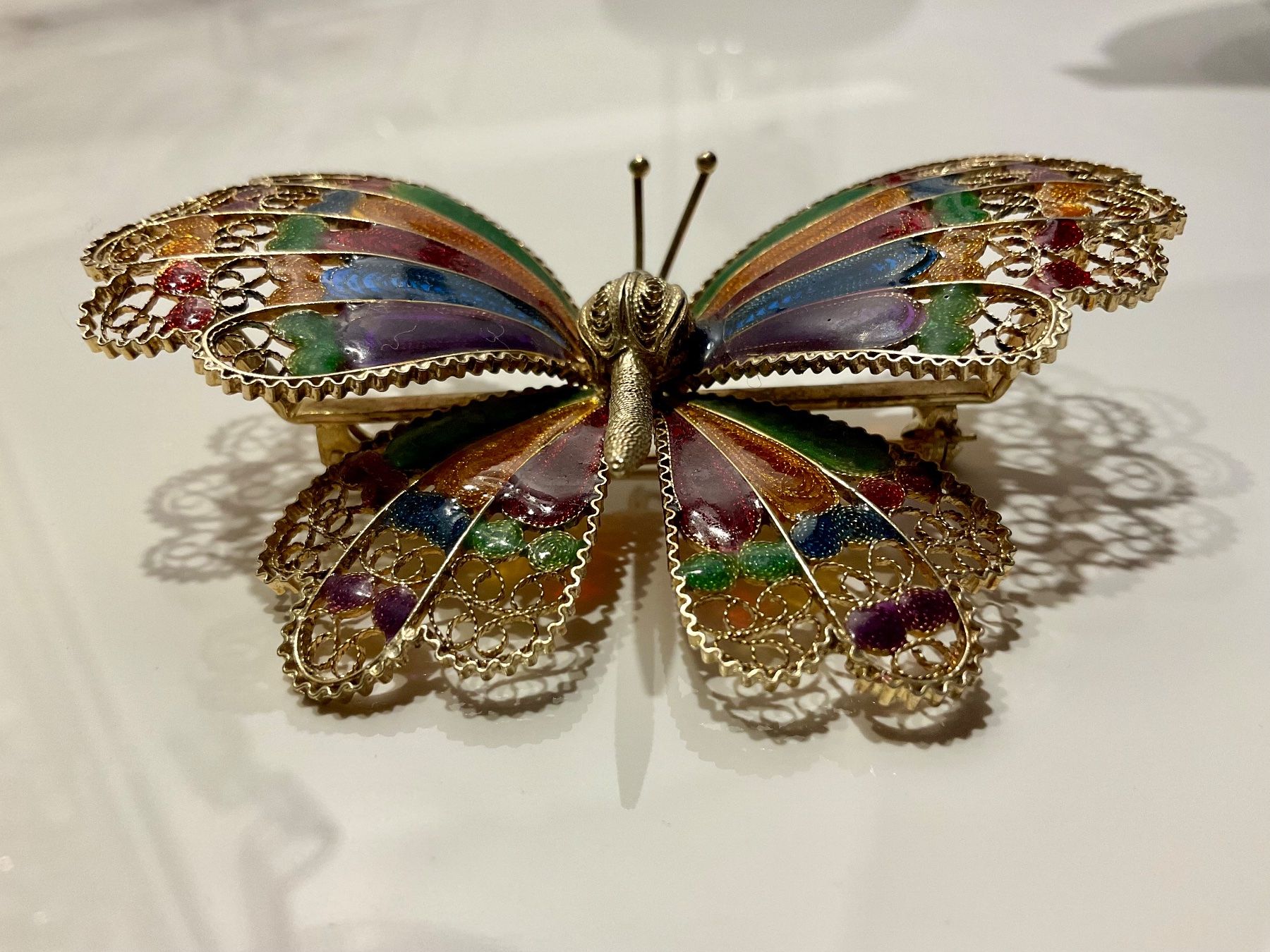 Broches & Aiguilles: Spilla elegante e raffinata – Neuf avec emballage d'origine à Bern par zero02 1