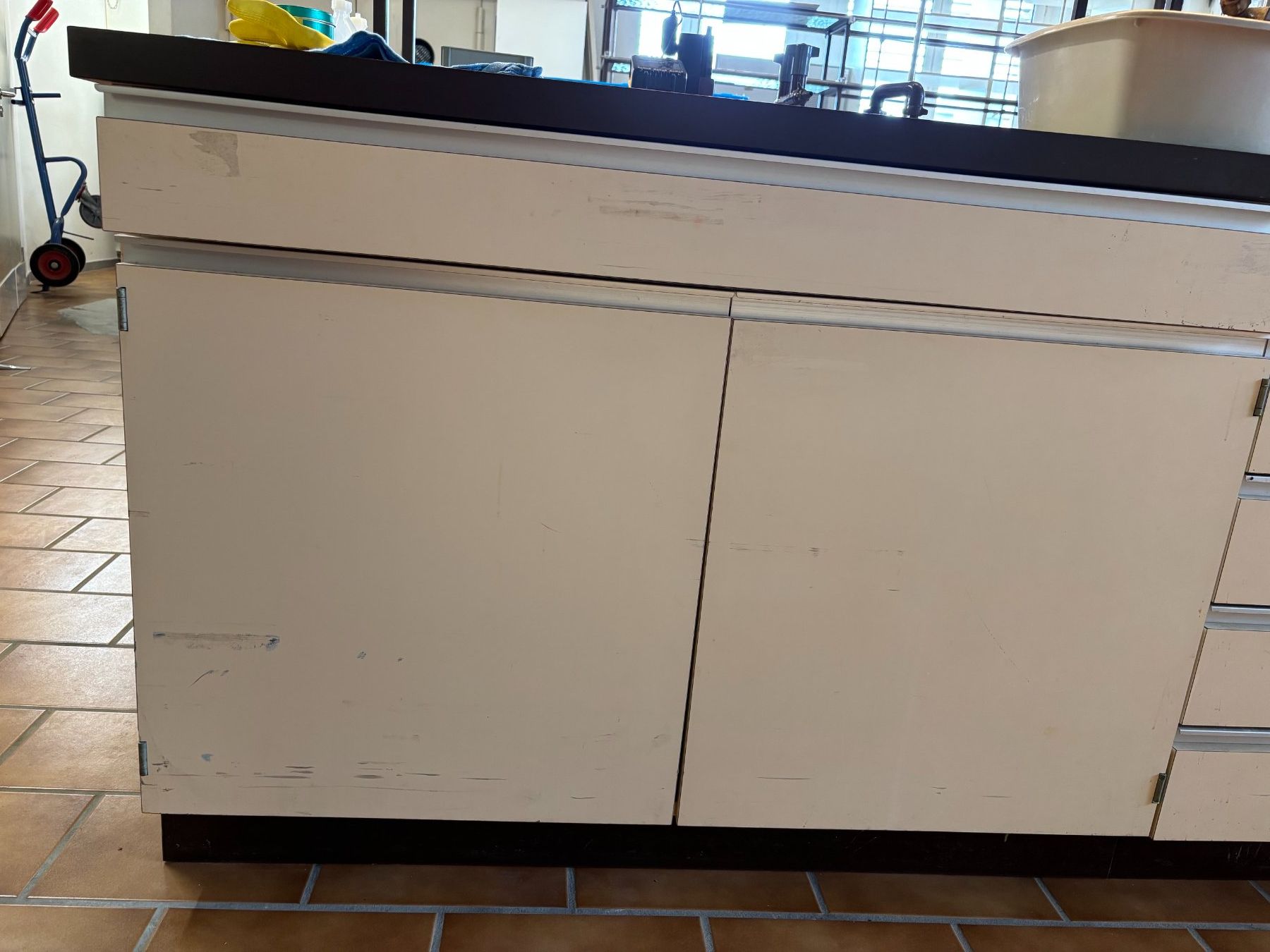 Schränke: Labormöbel/Werkstattmöbel/Ladenmöbel – Gebraucht aus Lauwil von Tanner13 2