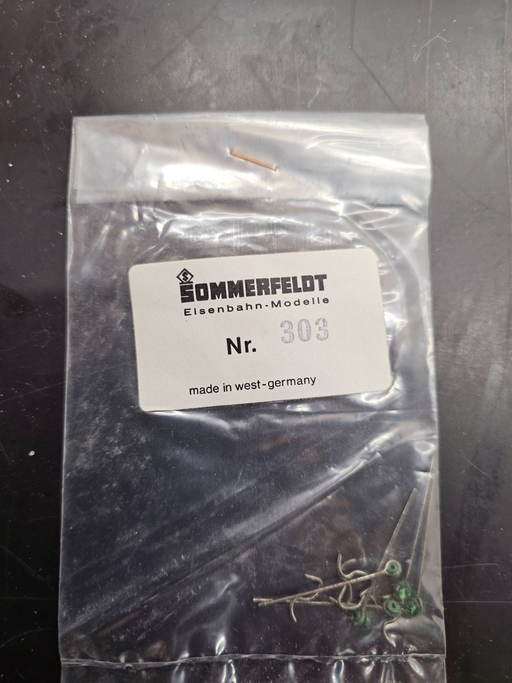 Sommerfeldt Modelleisenbahnen: Sommerfeldt 303 Seitenhalter – Neu und originalverpackt aus Matten von MEFEZ