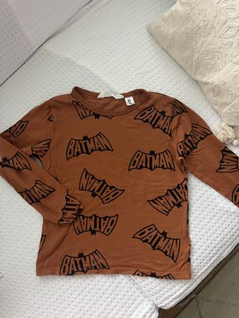 H&M LANGARM PULLOVER BATMAN NEU 122/128