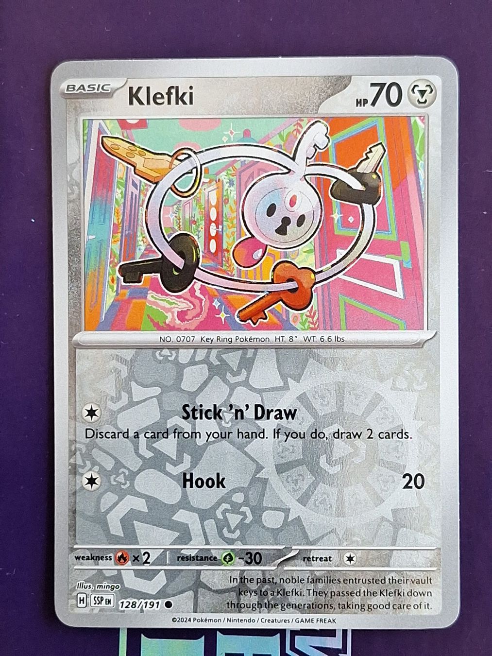 Pokémon Carte collezionabili: Klefki - Reverse Holo - Pokemon Surging Sparks – Usato da Altstätten SG venduto da GGsGameshop