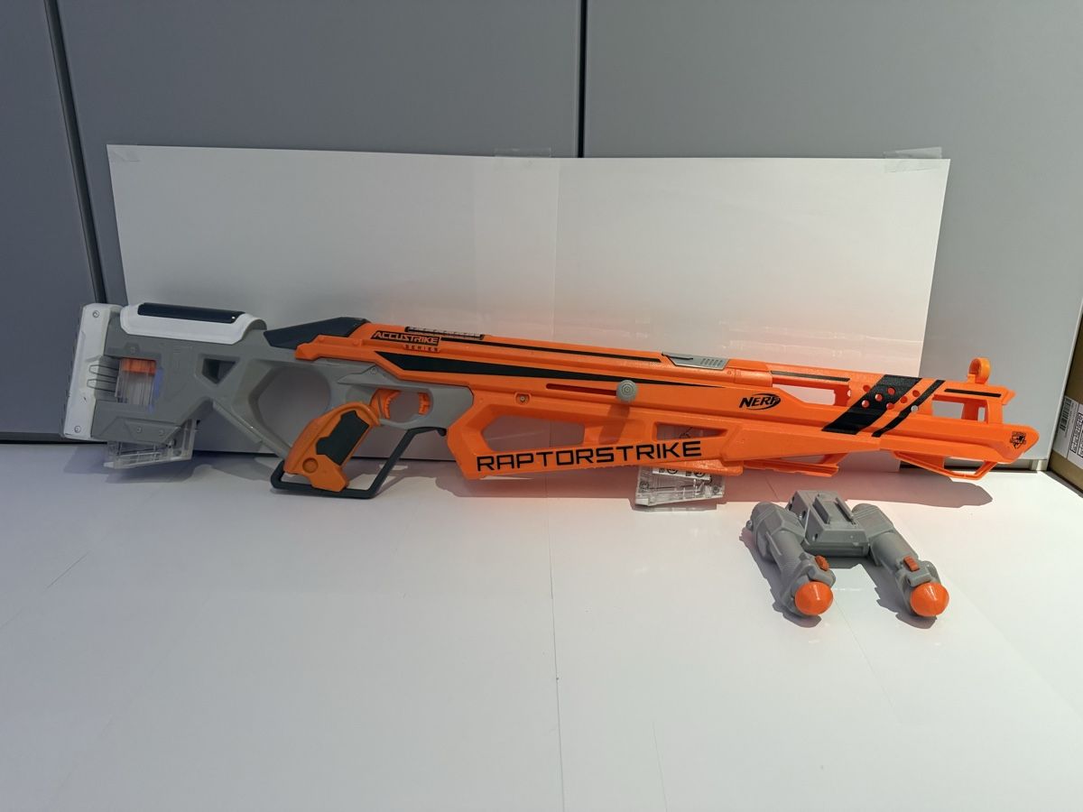 Spielzeuge: Nerf Raptorstrike – Gebraucht aus Gutenswil von Cresto