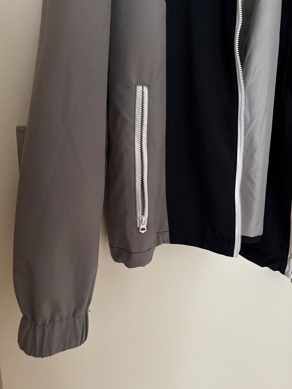 Zara Giacche: Zara Windjacke EUR L – Usato da Horgen venduto da linuxrp 2