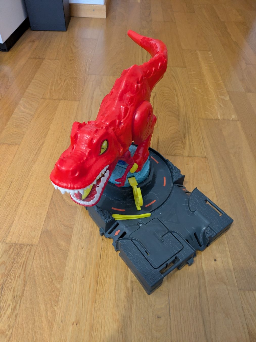 Hot Wheels Giocattoli: Hot wheels dino – Usato da Frieswil venduto da hosme1988